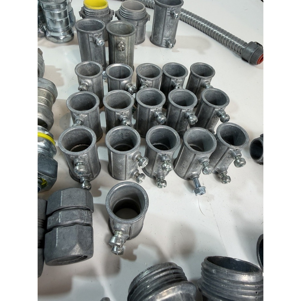 Electrical Conduit Fittings Lot: EMT Connectors, Couplings & Locknuts - Picture 8 of 15